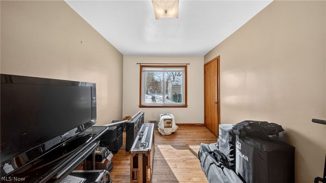 20648 Donny Brook Road, Maple Heights, OH 44137