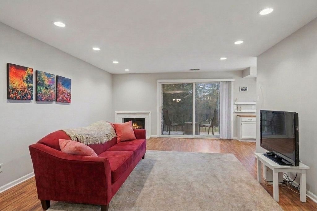 1250 Rudolph Road 2B, Northbrook, IL 60062 — photo 4