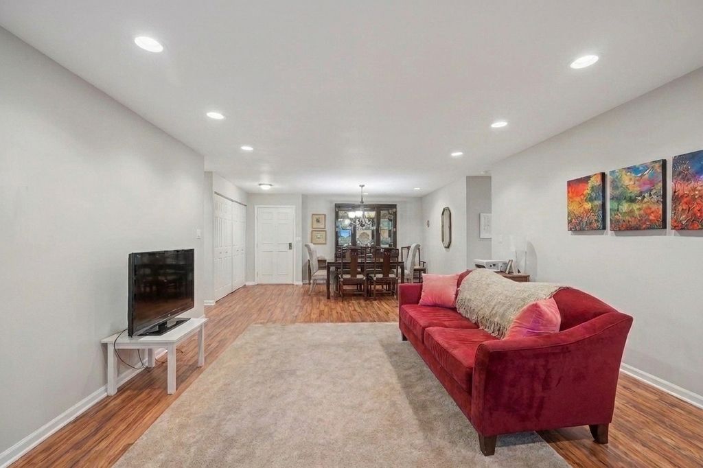 1250 Rudolph Road 2B, Northbrook, IL 60062 — photo 5