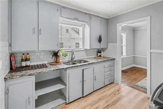 1434 E 80th Street, Kansas City, MO 64131