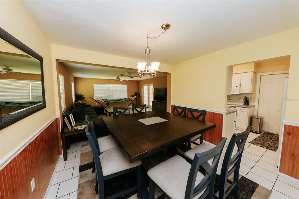 Image 12 of property listing at 5211 24TH AVENUE DRIVE W, Bradenton, FL 34209