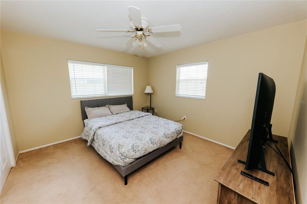 Image 21 of property listing at 5211 24TH AVENUE DRIVE W, Bradenton, FL 34209
