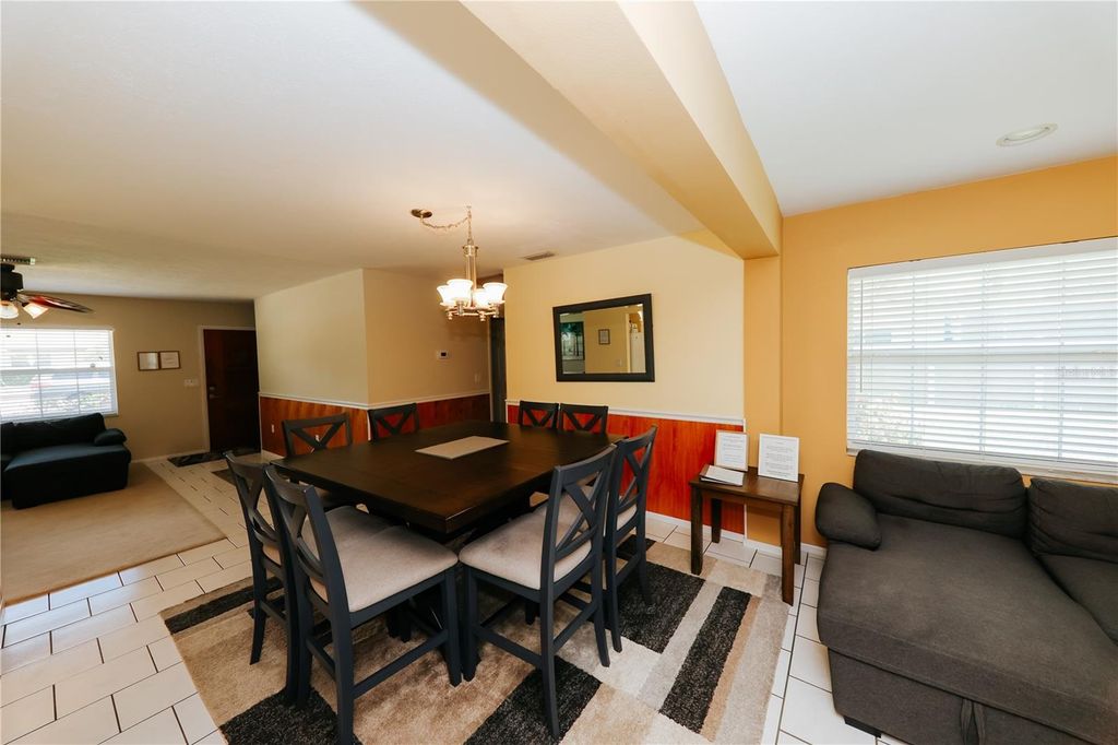 Image 6 of property listing at 5211 24TH AVENUE DRIVE W, Bradenton, FL 34209