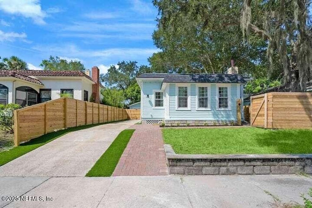 111 COLON Avenue, St. Augustine, FL 32084