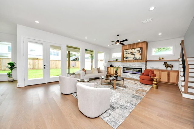 1721 Chantilly Lane, Houston, TX 77018