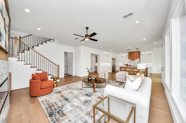 1721 Chantilly Lane, Houston, TX 77018