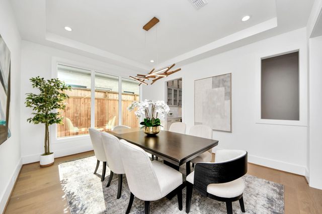 1721 Chantilly Lane, Houston, TX 77018
