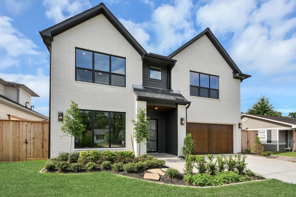 1721 Chantilly Lane, Houston, TX 77018