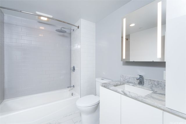987 Queen Street 2104, Honolulu, HI 96814