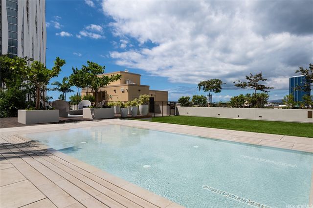 987 Queen Street 2104, Honolulu, HI 96814