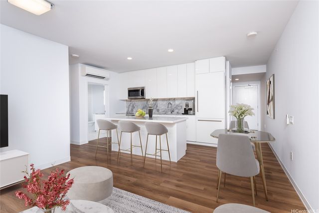 987 Queen Street 2104, Honolulu, HI 96814