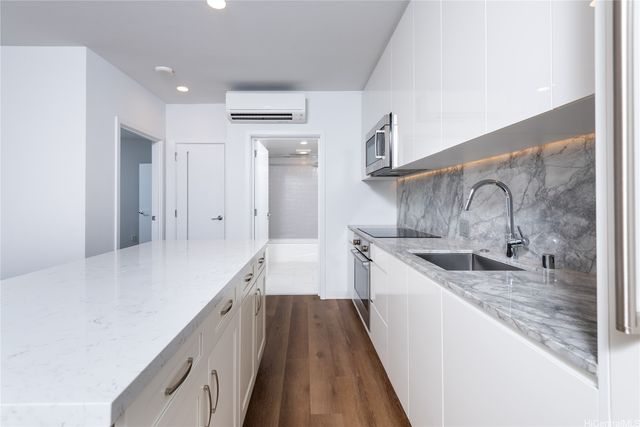 987 Queen Street 2104, Honolulu, HI 96814