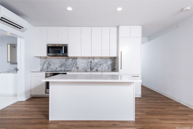 987 Queen Street 2104, Honolulu, HI 96814