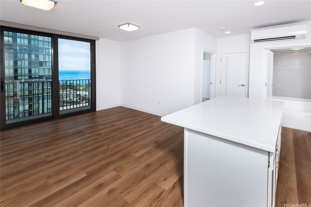 987 Queen Street 2104, Honolulu, HI 96814