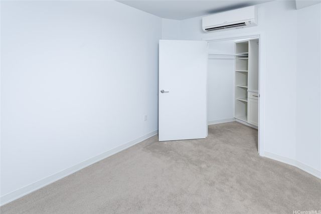 987 Queen Street 2104, Honolulu, HI 96814