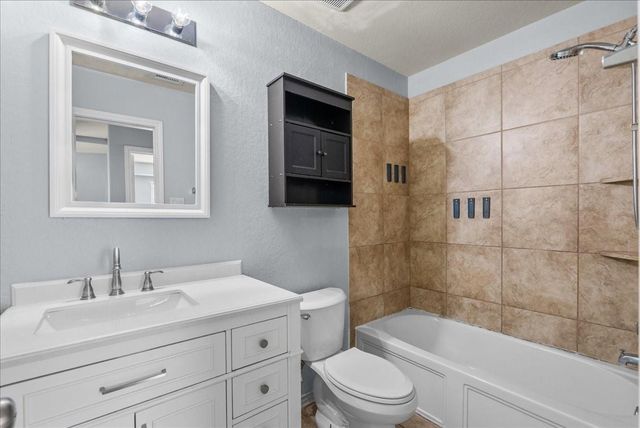 6525 Stoney Creek Drive, Pasadena, TX 77503