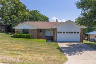 1332 Kingswood Street, Alma, AR 72921