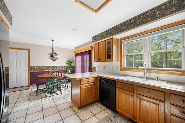1312 Evelyn Lane, Akron, OH 44306