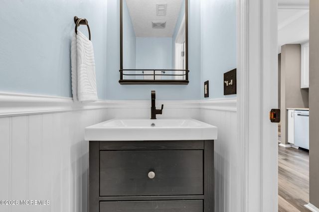 47 Madison Court, Tinton Falls, NJ 07712