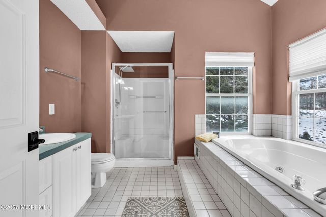 47 Madison Court, Tinton Falls, NJ 07712