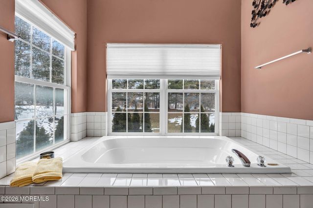 47 Madison Court, Tinton Falls, NJ 07712