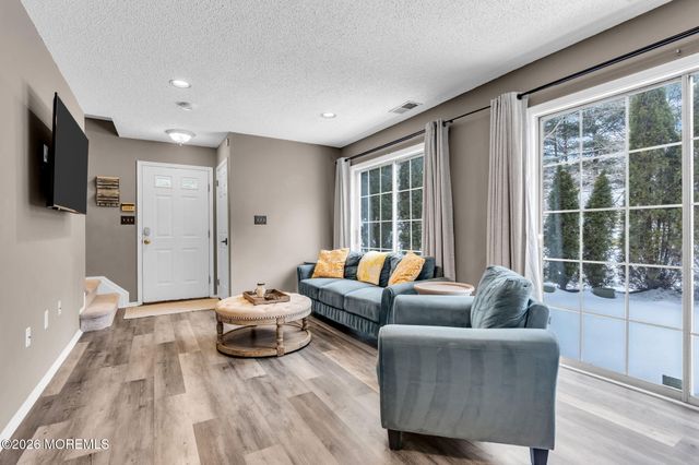 47 Madison Court, Tinton Falls, NJ 07712