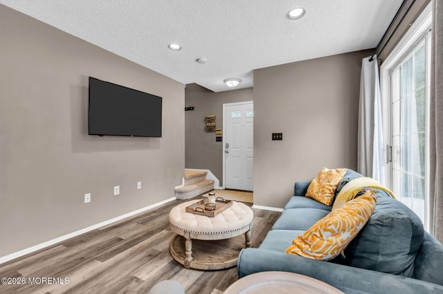 47 Madison Court, Tinton Falls, NJ 07712