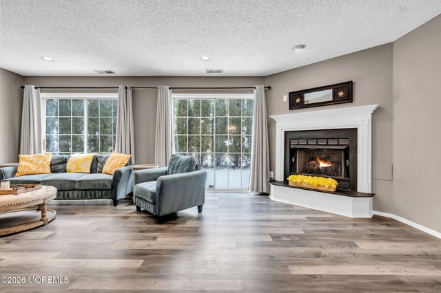 47 Madison Court, Tinton Falls, NJ 07712