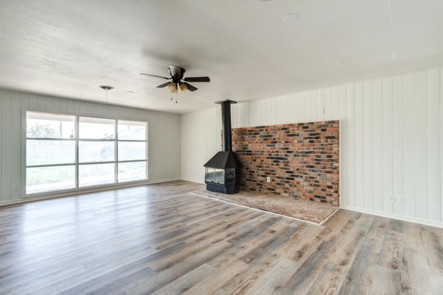 214 E 6th Street, Idalou, TX 79329