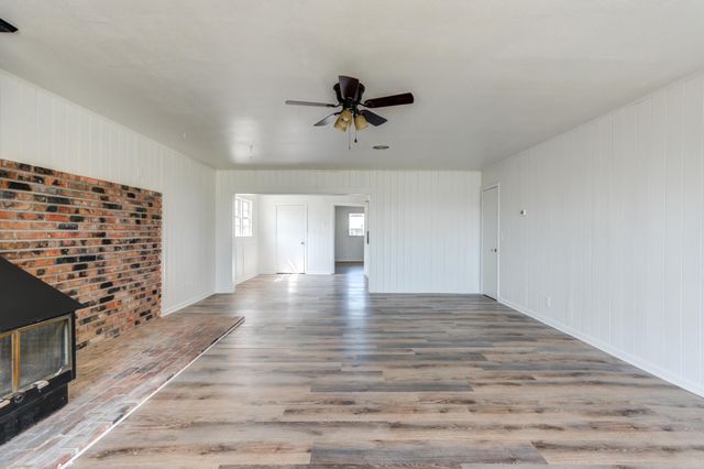 214 E 6th Street, Idalou, TX 79329