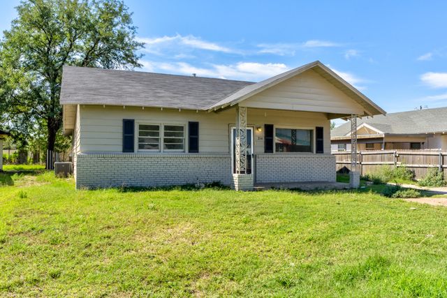 214 E 6th Street, Idalou, TX 79329