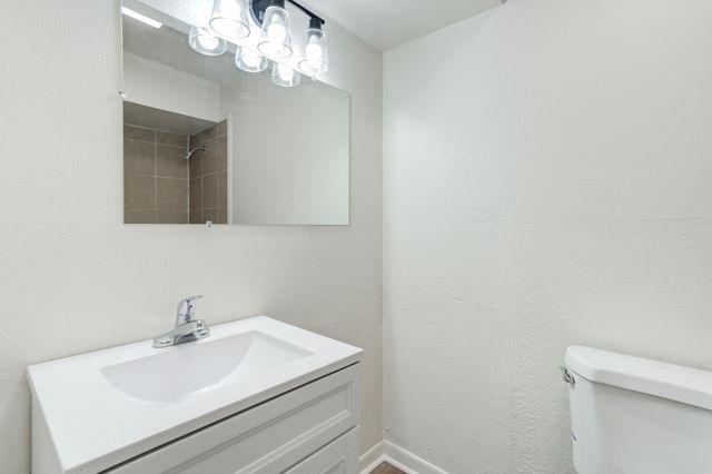 214 E 6th Street, Idalou, TX 79329