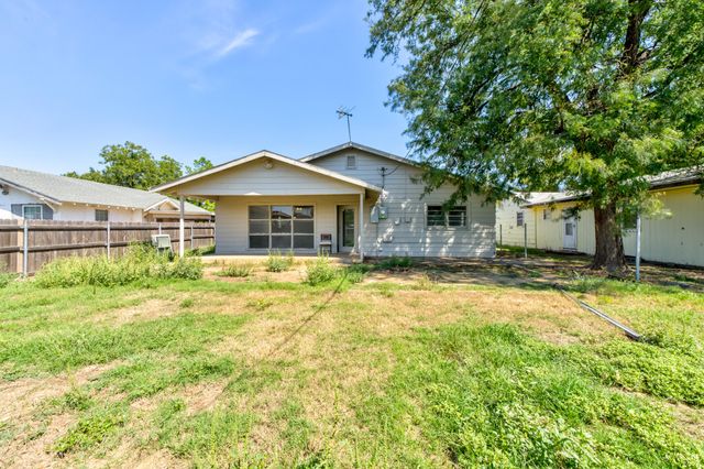214 E 6th Street, Idalou, TX 79329