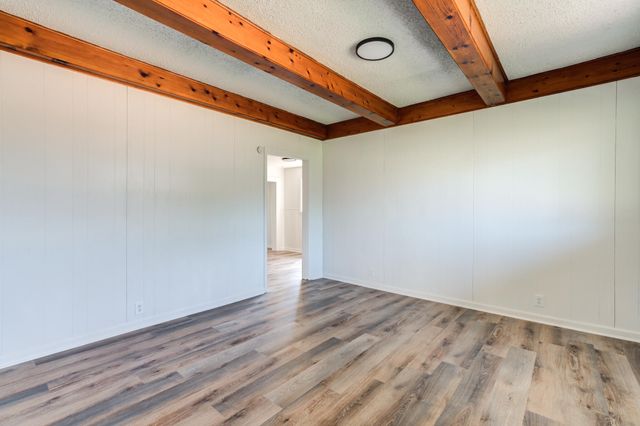 214 E 6th Street, Idalou, TX 79329