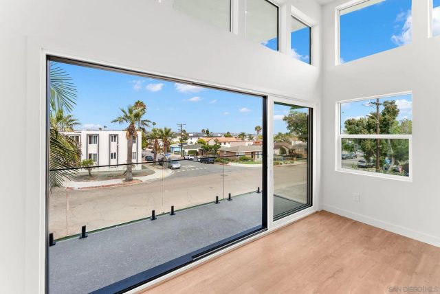 4052 Sequoia St, San Diego, CA 92109