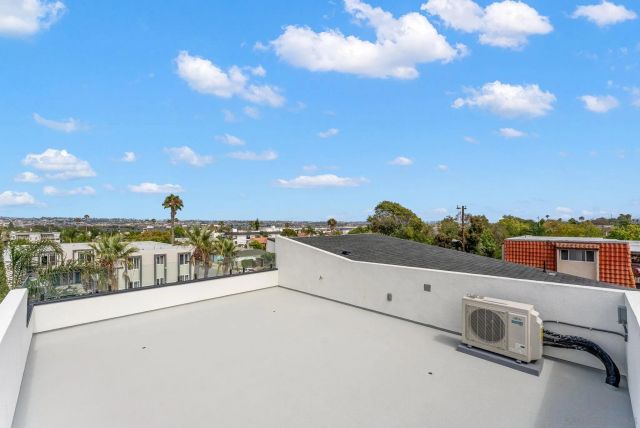 4052 Sequoia St, San Diego, CA 92109