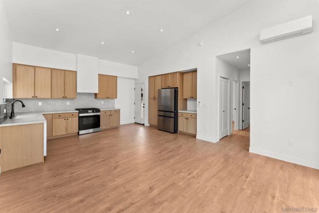 4052 Sequoia St, San Diego, CA 92109