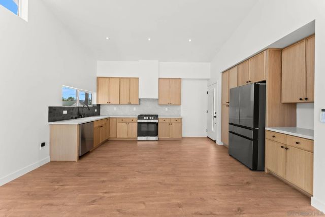 4052 Sequoia St, San Diego, CA 92109