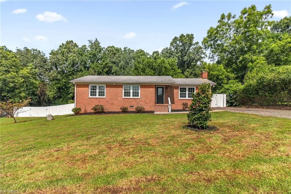 8504 Arapahoe Drive, Stokesdale, NC 27357