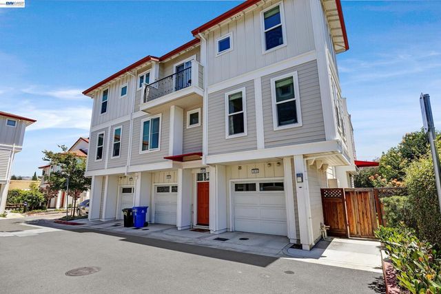 3816 Pioneer Ter, Fremont, CA 94555