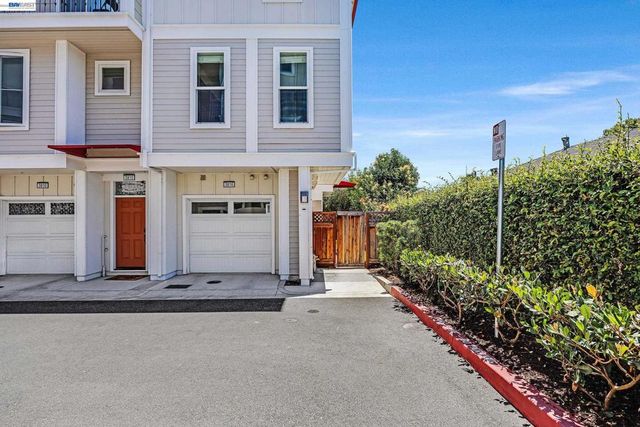 3816 Pioneer Ter, Fremont, CA 94555