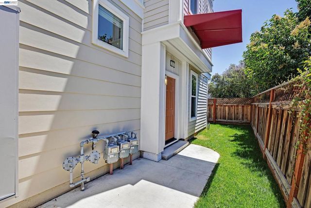 3816 Pioneer Ter, Fremont, CA 94555