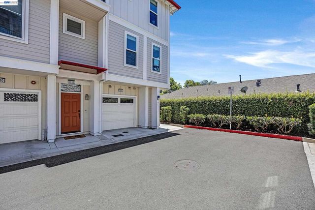 3816 Pioneer Ter, Fremont, CA 94555