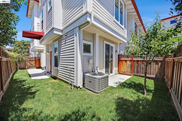 3816 Pioneer Ter, Fremont, CA 94555