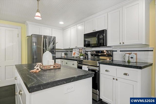 244 NW 8th St, Corvallis, OR 97330