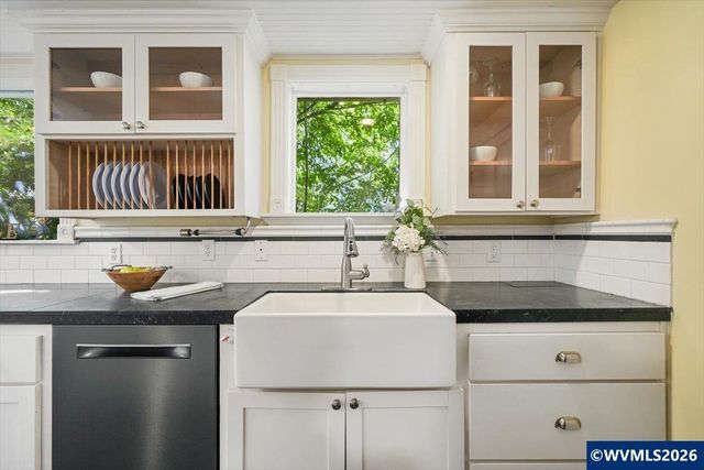 244 NW 8th St, Corvallis, OR 97330