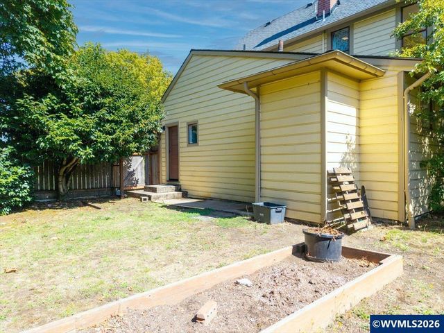 244 NW 8th St, Corvallis, OR 97330