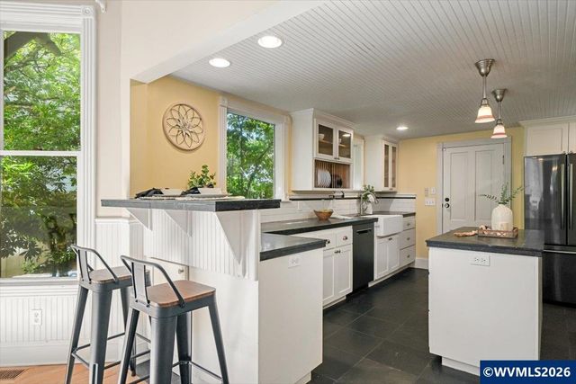 244 NW 8th St, Corvallis, OR 97330