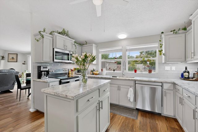 741 Garden Road SW, Albuquerque, NM 87105