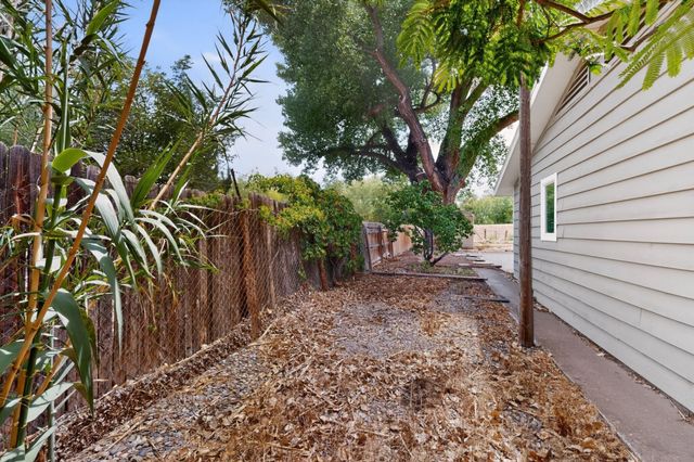 741 Garden Road SW, Albuquerque, NM 87105